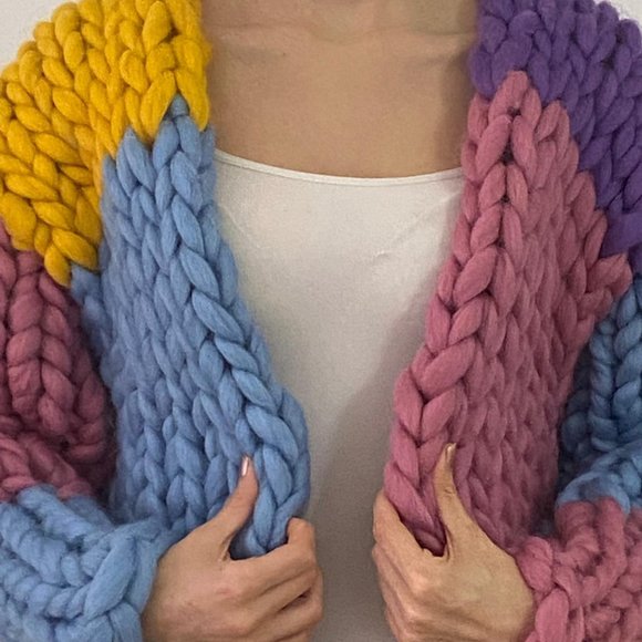 Cardigan Hand-Knitted Color Block Crop Top - Picture 6 of 9